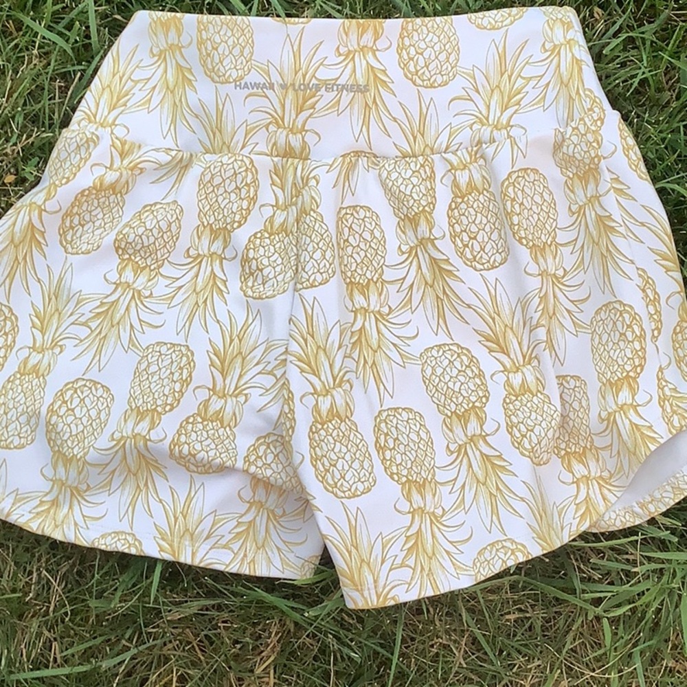 Love Fitness White & Gold Pineapple Print Women's Shorts XS - Picture 4 of 4